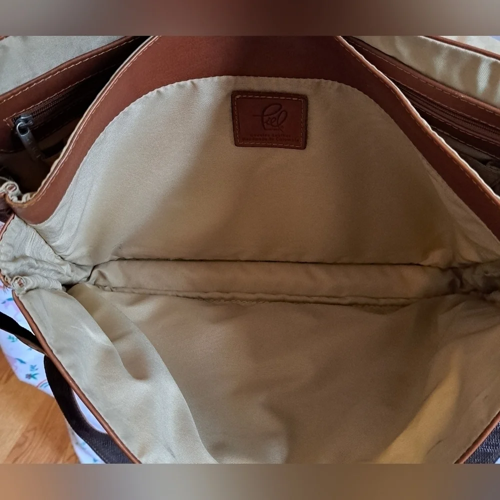 EUC Piel Tan Leather Business Professional Briefcase Padded Messenger Flap Bag